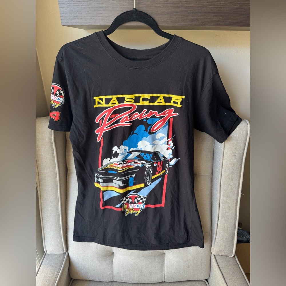 Black Men’s Size Large NASCAR Racing Graphic T-Shirt